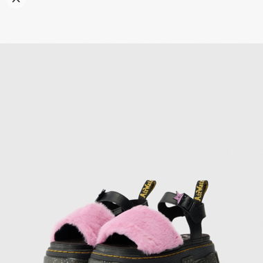 Dr Martens x Bratz Sandalen