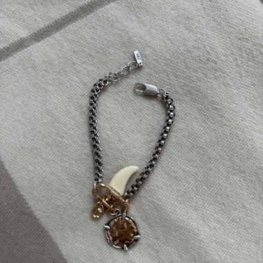 Charm-Armband mit Kette