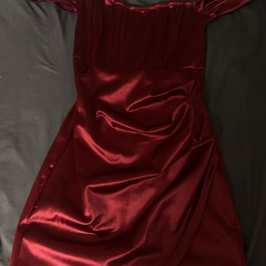 Rotes kleid