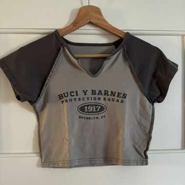 graues T-Shirt