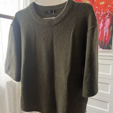 T-shirt in lana verde oliva di Oui
