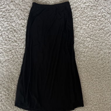 black maxiskirt