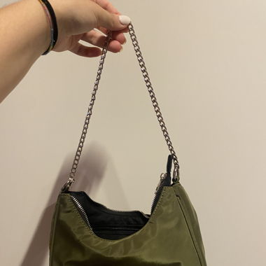 grüne schultertasche