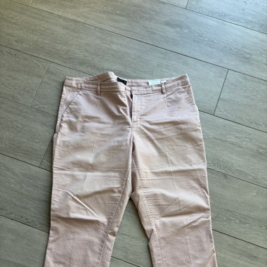 3/4 pink pants 