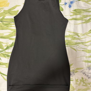 Robe élastique noir moulante