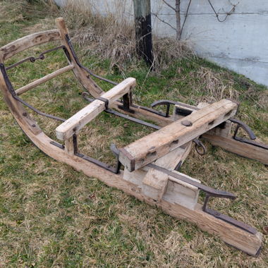 Ancienne luge en bois