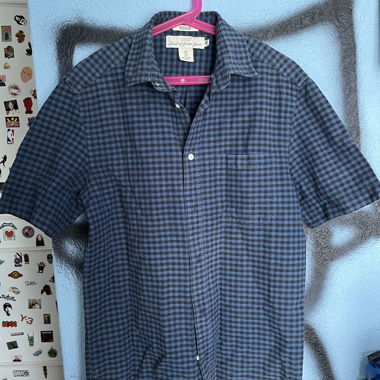 checked short-sleeve shirt