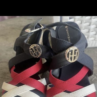 Tommy Hilfiger Sandalen, Gr. 38, neuwertig