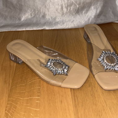 Petits talons transparents