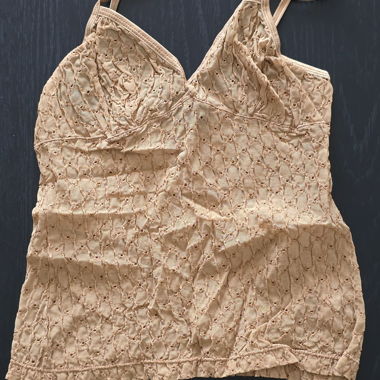 Camisole en maille anti-flirt Paris (1) Nude au look bohème