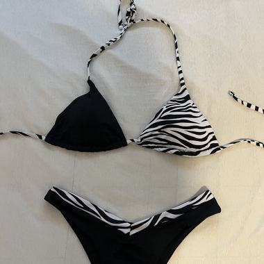 maillot de bain motif zèbre 
