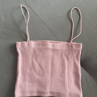 Top corto a coste rosa chiaro