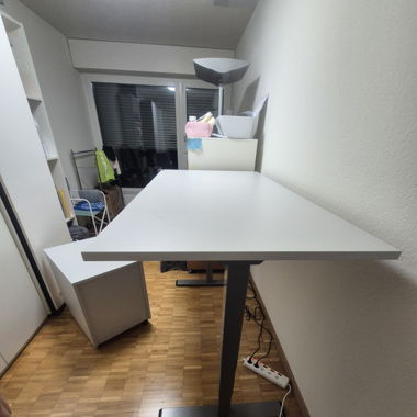 Elektrischer Bürotisch höhenverstellbar
