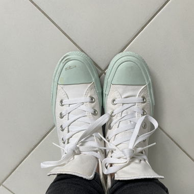 Weiss-Türkise Converse