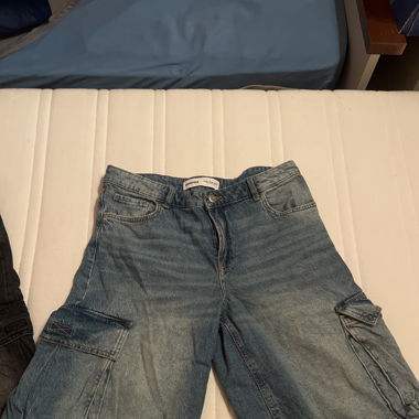Blaue Jorts-BERSHKA