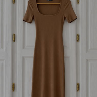 Robe midi marron Zara