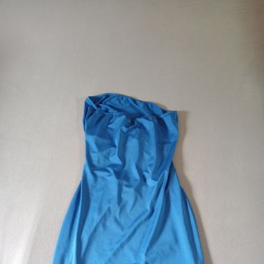 Robe bustier ouverte dans le dos 