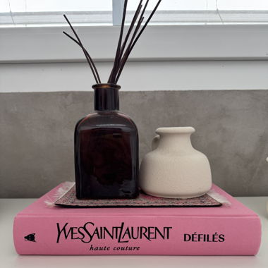 Livre Yves Saint Laurent défilés