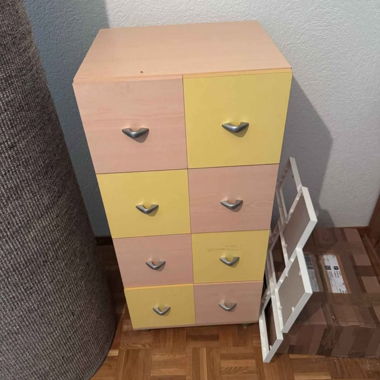 Comò alto 4 cassetti giallo e legno