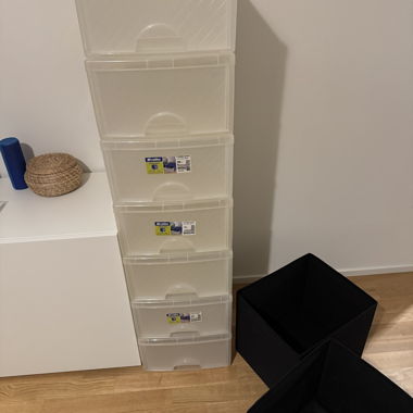 Set di contenitori per lo stoccaggio impilabili