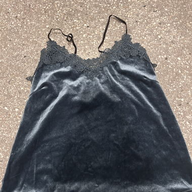 Top en velours avec dentelle, taille S