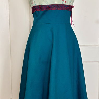 Handgemachtes Vintage Kleid mit Blumen