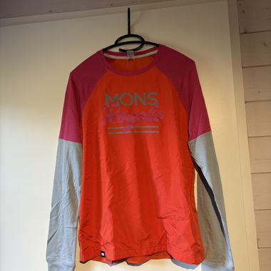 Maglione Mons Royal