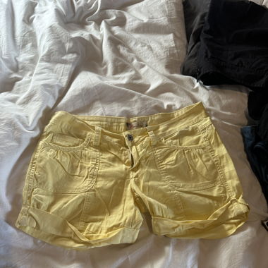 gelbe shorts low waist