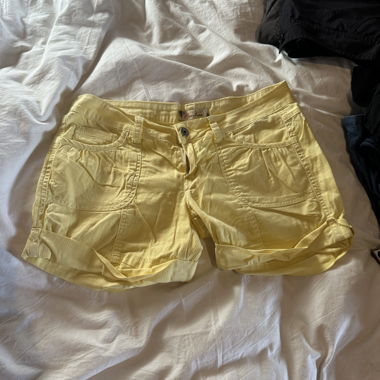 gelbe shorts low waist