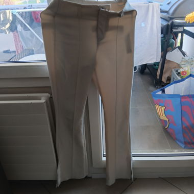 Pantaloni Bershka EU 34