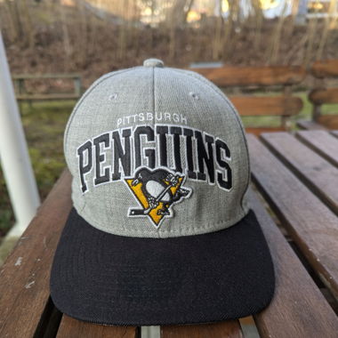 Vintage NHL Pittsburgh Penguins Snapback Cap Y2K