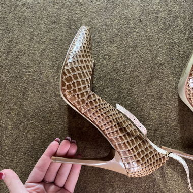 High Heels im Schlangenmuster