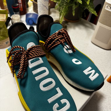 Human race nmd