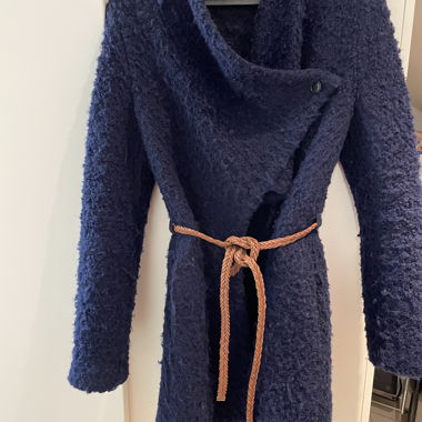 Marineblauer strukturierter Cardigan-Mantel mit Gürtel