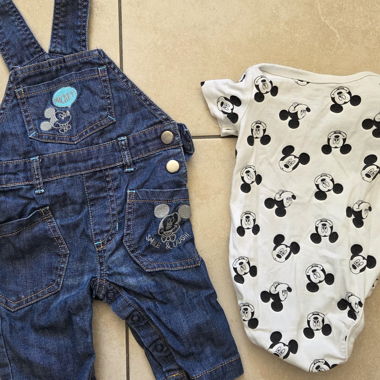 1 dungaree, 1 Mickey bodysuit 56cm