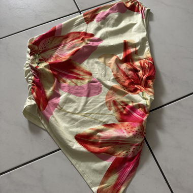 Chemise en satin à motifs floraux