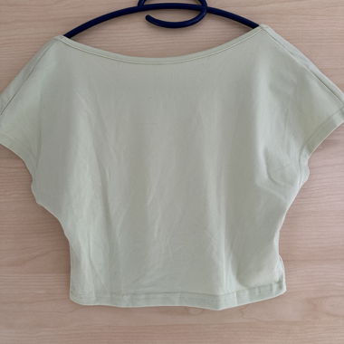 Backless cropped T-shirt 
