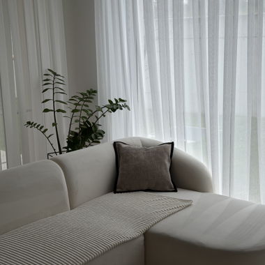 Weisses Ecksofa 