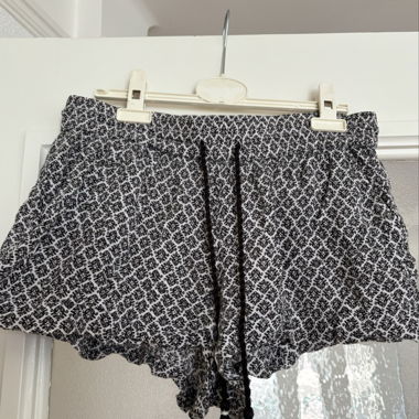 Short coton noir et blanc taille 34