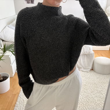 Maglione grigio accogliente