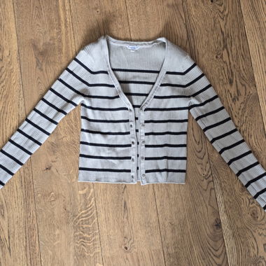 Gestreifter grün-schwarzer Cardigan