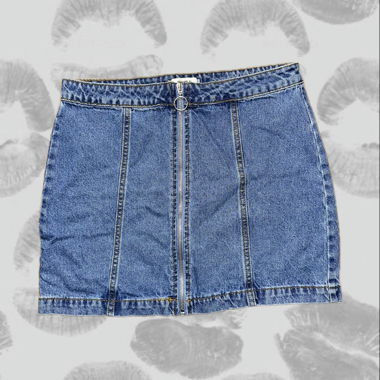 Denim Skirt with Zipper Detail