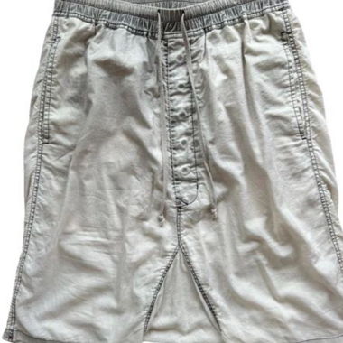 Beige shorts with elastic waistband