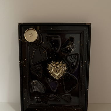 D&G DEVOTION Broken Bottle Art