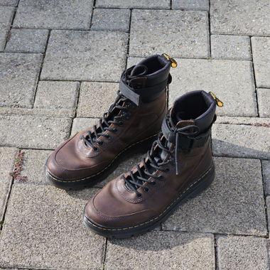 Stivali Dr. Martens Combs Tech Leather marrone