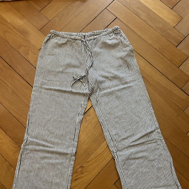 Gestreifte Stoffhose