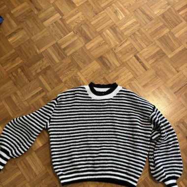 Gestreifter Strick Pullover
