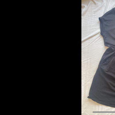 Schwarzes Kleid