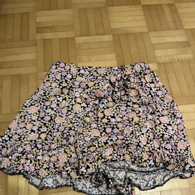 Rock-Hosen mit Blumenmuster