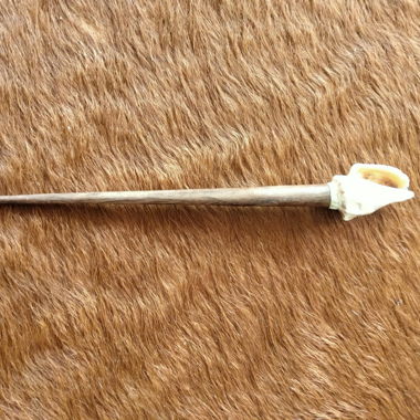 Wooden hair stick with shell
